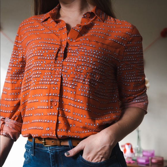 beachlunchlounge Tops - Beachlunchlounge small orange button down heart pattern
